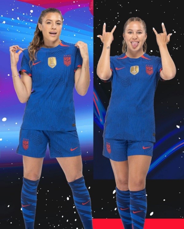 Sofía Huerta y Ashley Sánchez con el equipo suplente.