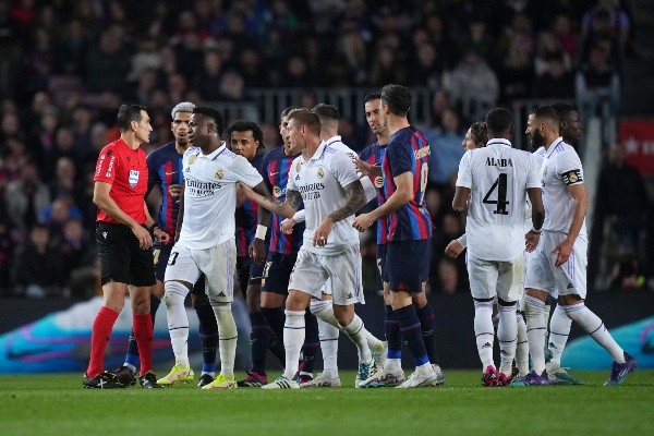 LaLiga, el Barcelona, Real Madrid y varios de los equipos de la primera división de España, se tiran contra los árbitros.