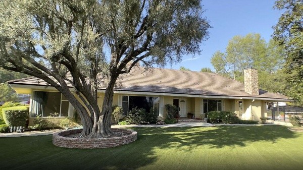 La nueva casa que Kanye se compró Los Ángeles para estar cerca de su familia (The Grosby Group)