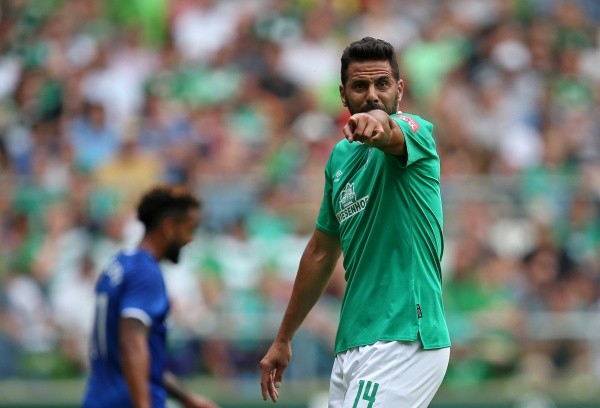 Pizarro tuvo su partido de despedida en Alemania - Getty