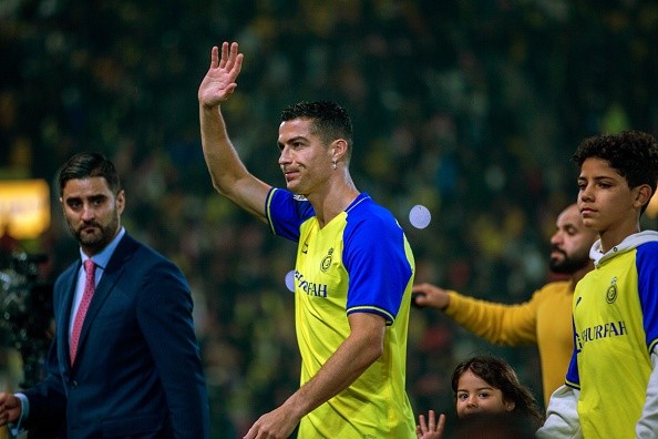 Cristiano en presentación en Al Nassr. Getty.