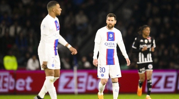 Messi viene de dar una asistencia a Mbappé ante Angers