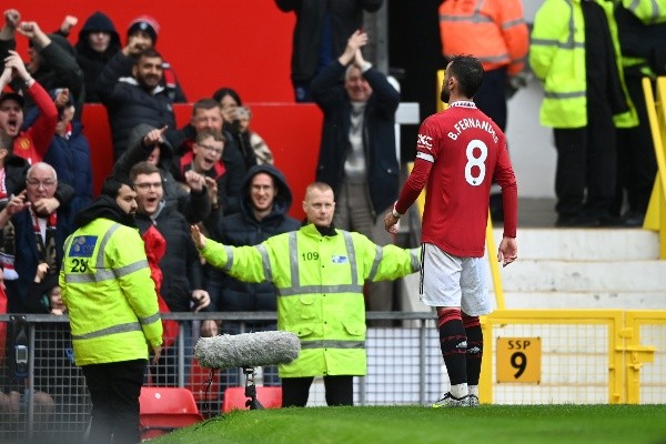 El festejo de Bruno Fernandes tras su gol vs. Aston Villa. Getty Images