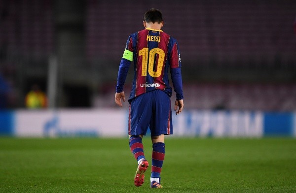 Lionel Messi en el Camp Nou con la camiseta del FC Barcelona, una imagen que buscan que se repita. Getty Images.