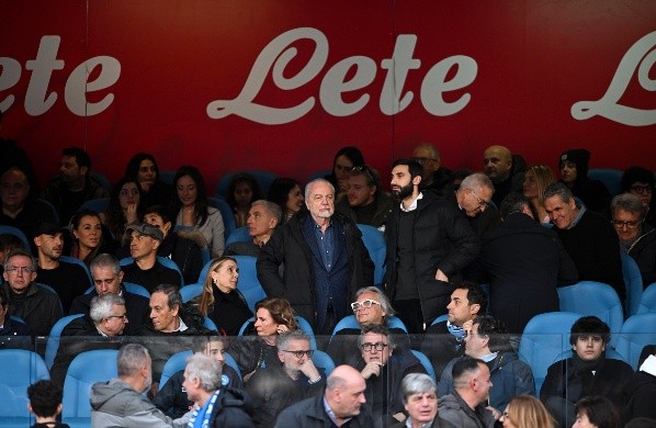 Aurelio De Laurentiis en las gradas del Diego Maradona durante el Napoli vs. Salernitana. 
    Getty Images