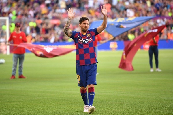 Lionel Messi en el Camp Nou, una imagen que, si regresa al Barcelona, se dará recién en la temporada 2024/2025. Getty Images.