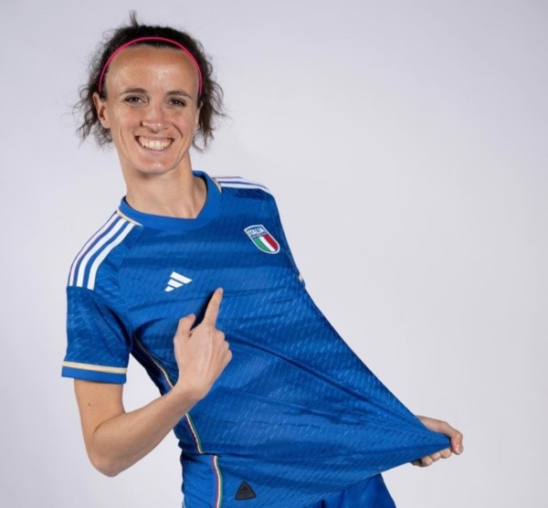 Barbara Bonansea y la versión azul