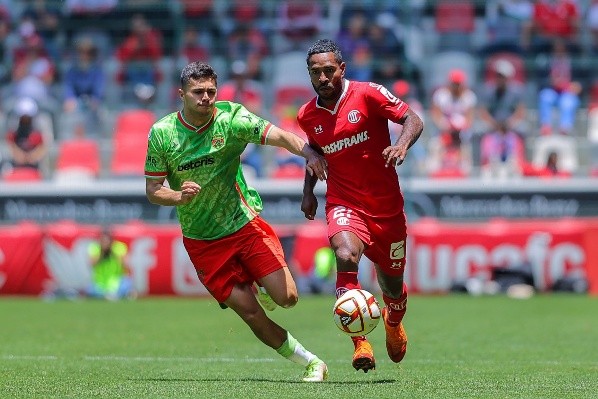 Brayan Angulo vuelve de la suspensión (Imago 7)