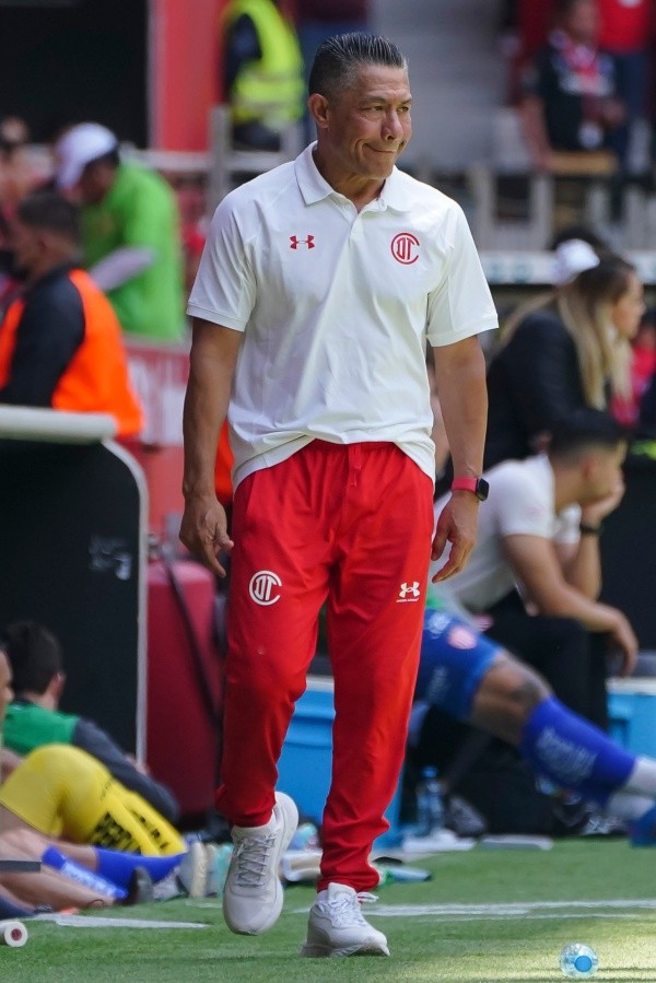 Nacho Ambriz encaró a los jugadores del Toluca (Imago 7)
