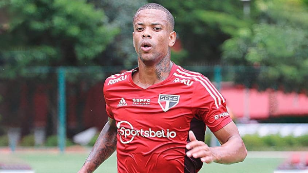 Caio Paulista com a camisa do São Paulo - Foto: Rubens Chiri/São Paulo FC