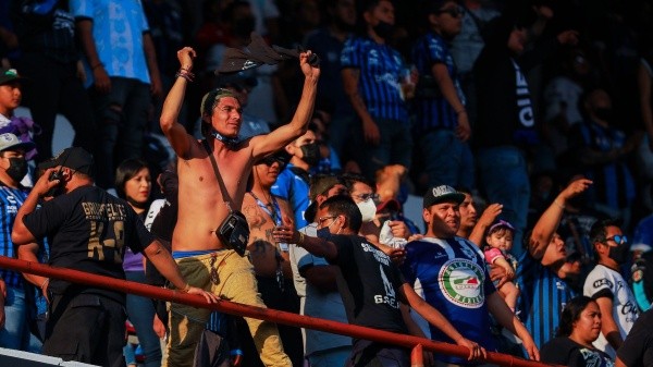 Los fans del Querétaro volvieron a alentar en el estadio (Getty Images)