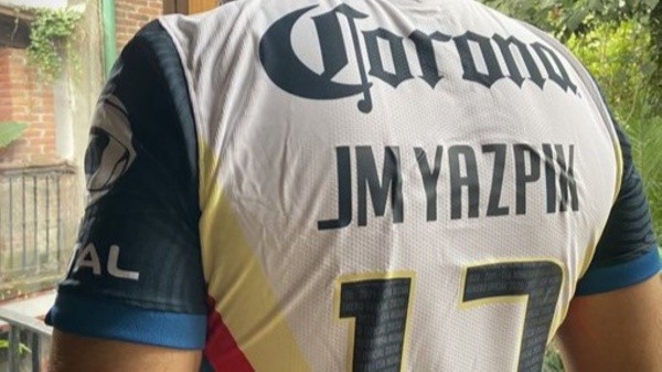 El prestigioso actor recibió la playera del América.