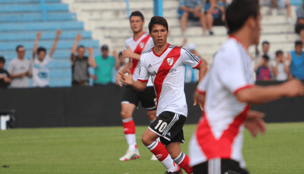 Tomás Martínez (13/14 - 14/15). Portó la dorsal 10 en tan sólo cuatro partidos y no logró anotar ningún gol. La usó en la Copa Sudamericana 2014, la cual River se coronó campeón.