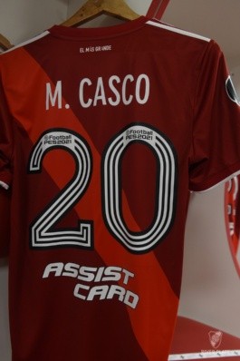 La camiseta que usó Casco contra San Pablo (Foto: Diego Haliasz / Prensa River)