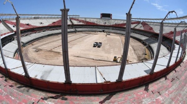 La tribuna Centenario alta sin los alambrados. (Foto: Prensa River).