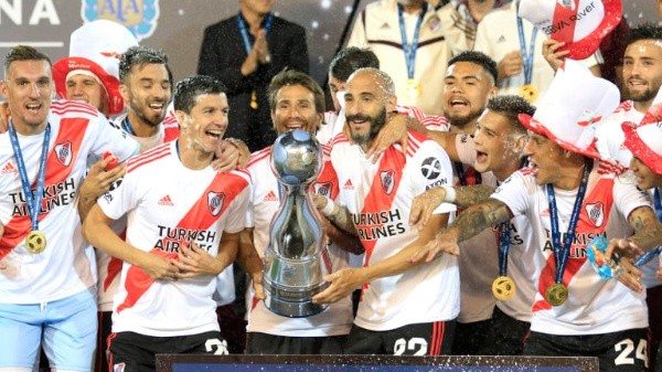 Leo y Javi levantando juntos la Copa Argentina 2019, el último título conseguido hasta el momento (Archivo)