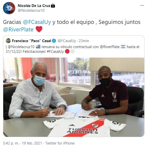El uruguayo le agradeció a su representante, Paco Casal, y celebró su continuidad en River a través de su cuenta de Twitter.