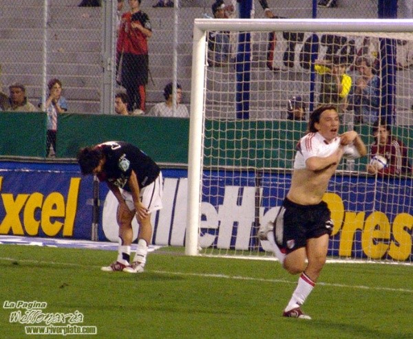 Cachete grita su gol contra Colón.Fue triunfo de River por 3 a 2 en cancha de Vélez en el 2005. (Foto: LPM).