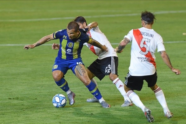 Vecchio le marcó de penal un gol a River en la Copa Maradona en 2020. (Foto: Getty).