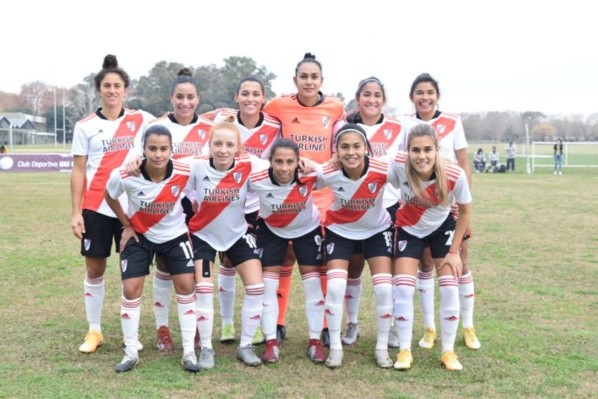 Las chicas de River que enfrentaron a la UAI Urquiza. (Foto: Prensa River).