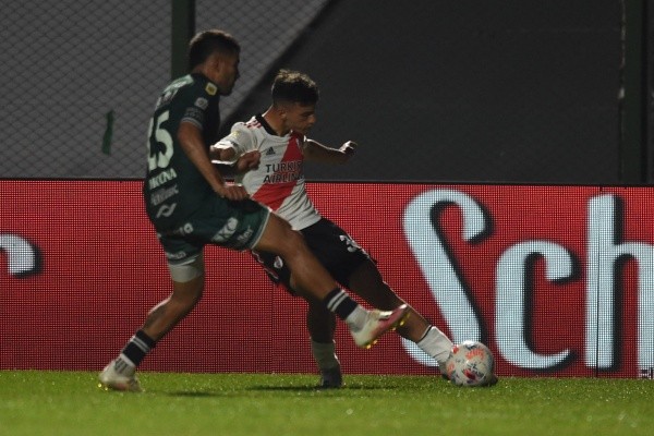 Salomoni debutó ante Sarmiento por la Liga Profesional y jugó un gran partido. (Foto: Getty)