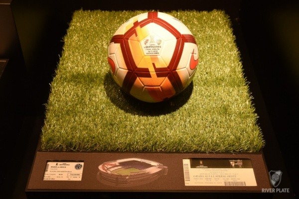 La pelota que se iba a utilizar en la fallida final de vuelta en el Monumental. (Foto: Prensa River).