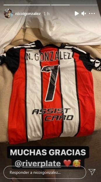 River le regaló a Nicolás González la camiseta tricolor