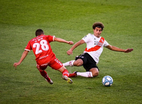 Santi Sosa en Primera jugó en varios puestos distintos y siempre rindió bien. (Foto: Getty).