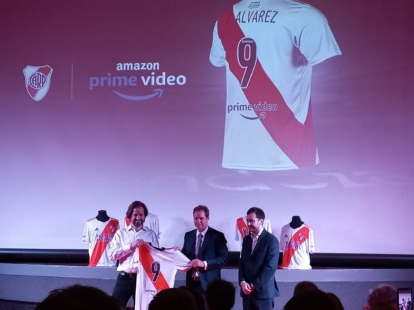 Jorge Brito y Stefano Di Carlo junto a Pablo Iacoviello, Director de Amazon Prime Video en América Latina.