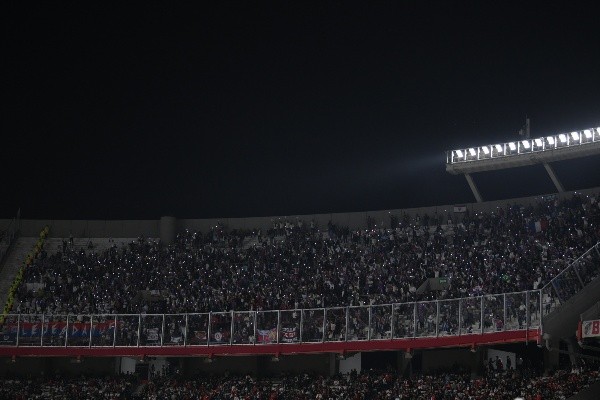 Cerca de 2.500 torcedores de Fortaleza estuvieron en la tribuna Centenario Alta la noche del partido frente a River. (Foto: Prensa Conmebol).