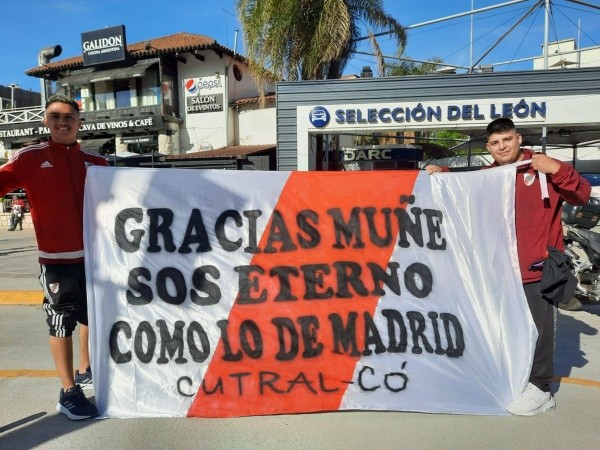 Banderas para el Muñeco desde Cultral Có. (Foto: LPM).