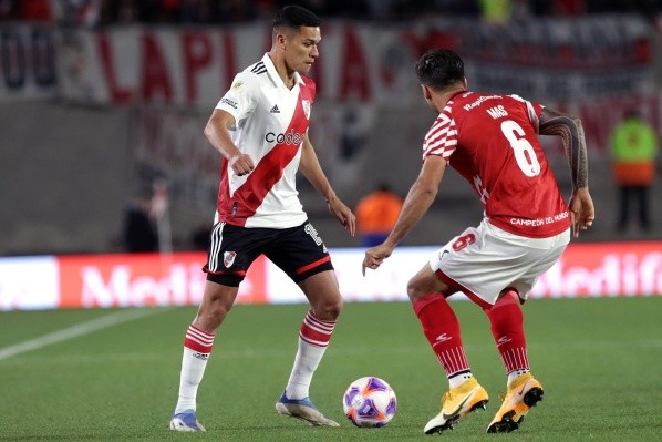 Andrés Herrera le gana de momento la pulseada a Rojas por el lateral derecho. (Foto: Getty).