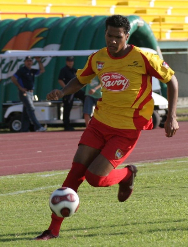 Su debut en la primera de Aragua Fútbol Club.