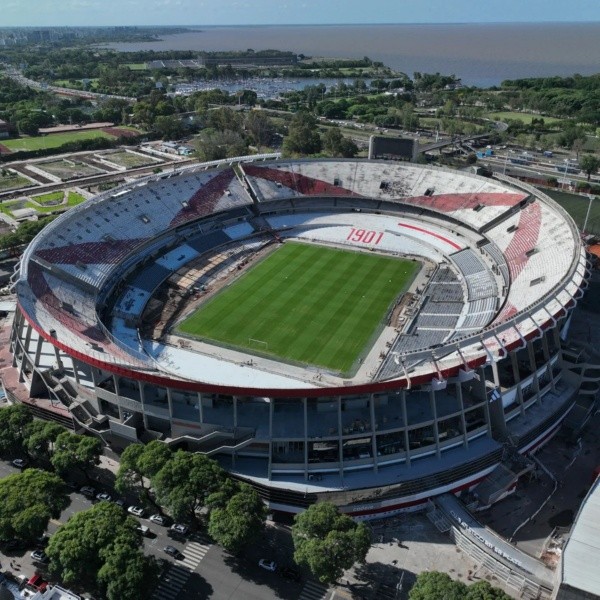 La panorámica del estadio y las obras en continuo avance (Foto: Prensa River)