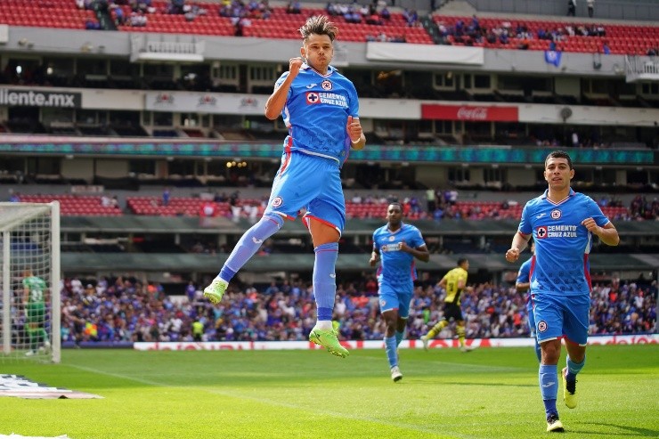Ciudad de Mexico, 11 de septiembre de 2022. Angel Romero en festejo de gol, durante el partido de la jornada 14 del torneo Apertura 2022 de la Liga BBVA MX, entre la Máquina Celeste del Cruz Azul y el Mazatlán FC, celebrado en el estadio Azteca. Foto: Imago7/ Rafael Vadillo