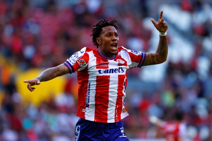 Hernández en festejo de gol con San Luis (Imago7)