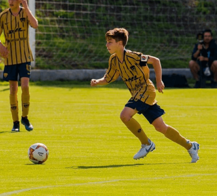 Iñigo Ariztia, de chico con Pumas UNAM