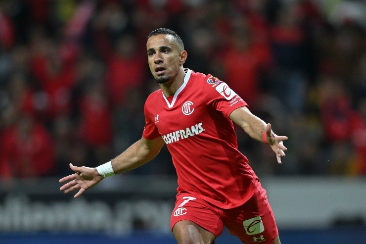 Camilo Sanvezzo se marcha de Toluca