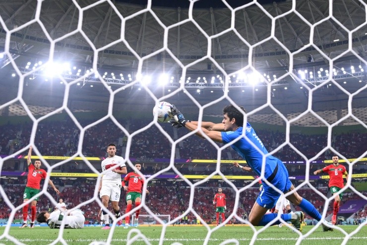 Portugal avisó con un cabezazo de Joao Felix. Respondió bien Bono (Getty Images)