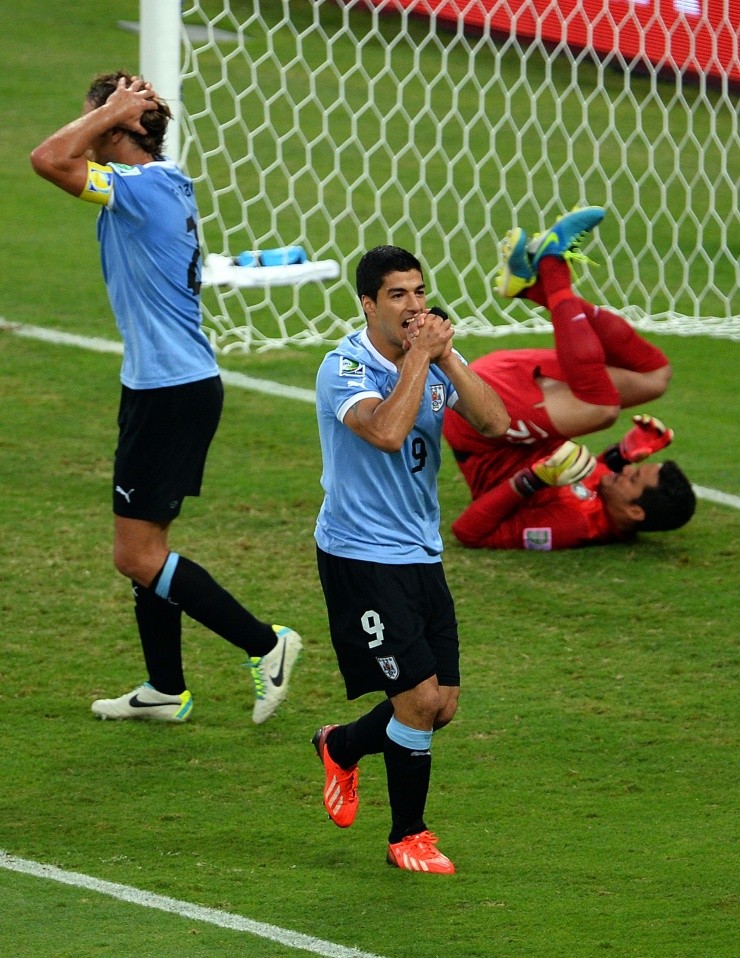 Suarez y Lugano en un Mundial con Uruguay (Getty Images)