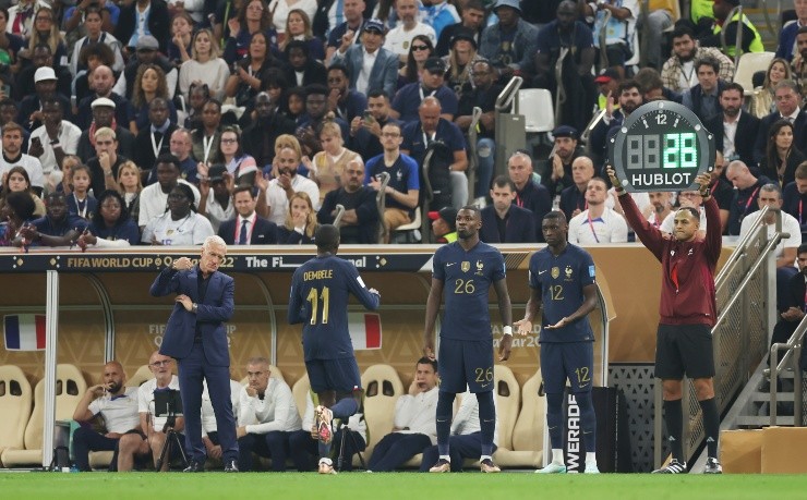 Deschamps metió dos cambios ante la superioridad de Argentina (Getty Images)