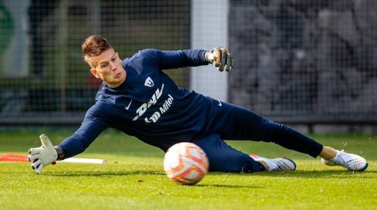 Sosa sería el portero titular. (Twitter @PumasMX)