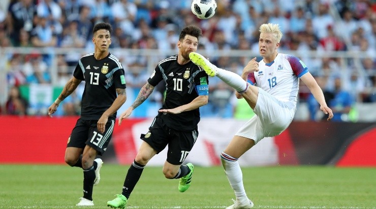 Meza y Messi, en el debut mundialista de 2018. (Getty Images)