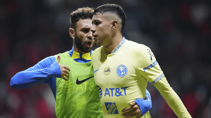 Lara lesionado, y Layún no conforma. (Imago 7)