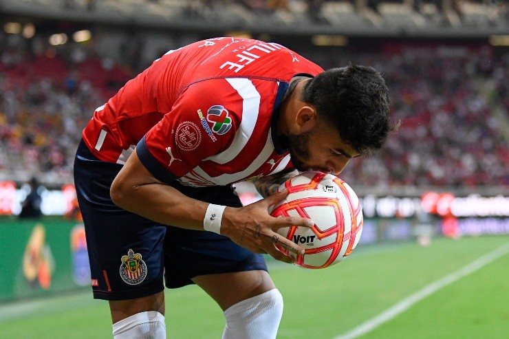 Alexis Vega tiene contrato con Chivas hasta 2024. (Imago7)