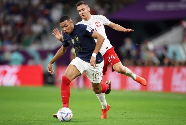 Francia va pero no puede contra la defensa de Polonia (Getty Images)