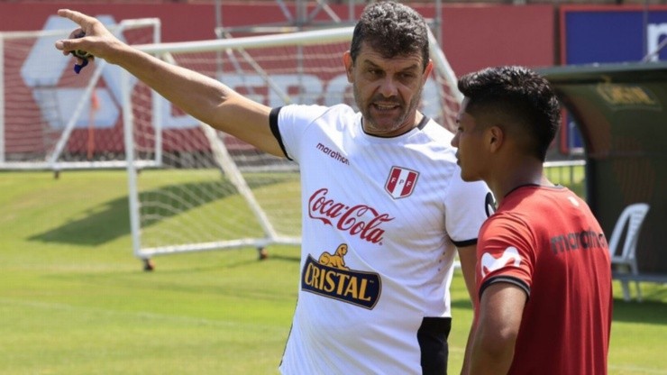 El técnico de la Selección Peruana Sub-20 dio a conocer su opinión sobre la eliminación de la bolsa de minutos. Foto: FPF