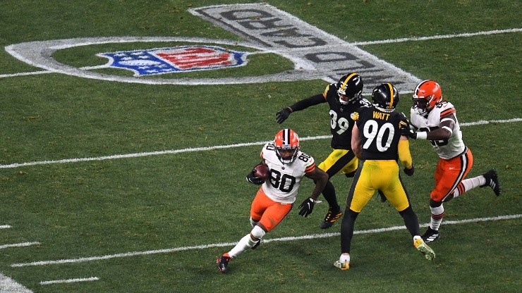 Cleveland Browns and Pittsburgh Steelers in 2020 Wild Card Round