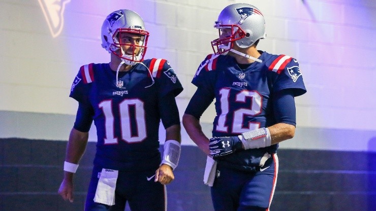 Jimmy Garoppolo junto a Tom Brady en New England Patriots