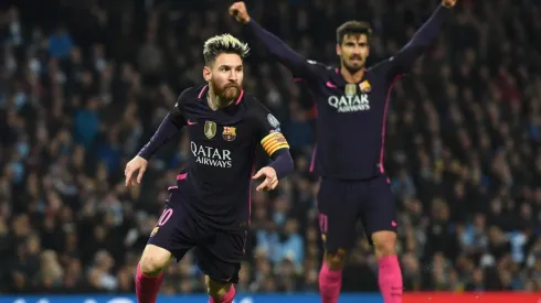 ¿CITIZEN YO? A Messi, en Manchester, lo ven para siempre en Barcelona.